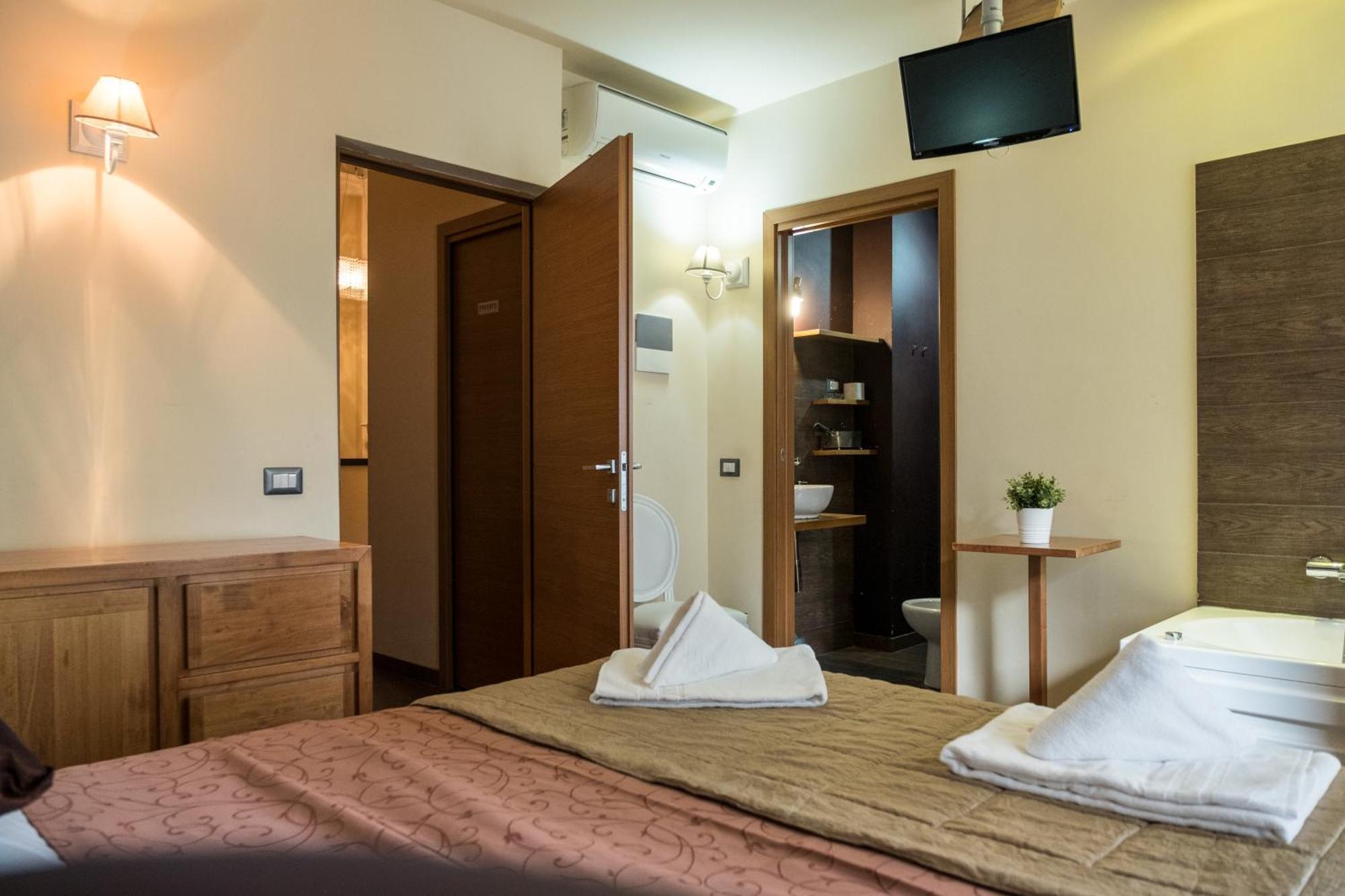 Aida Charming Rooms โรม ภายนอก รูปภาพ