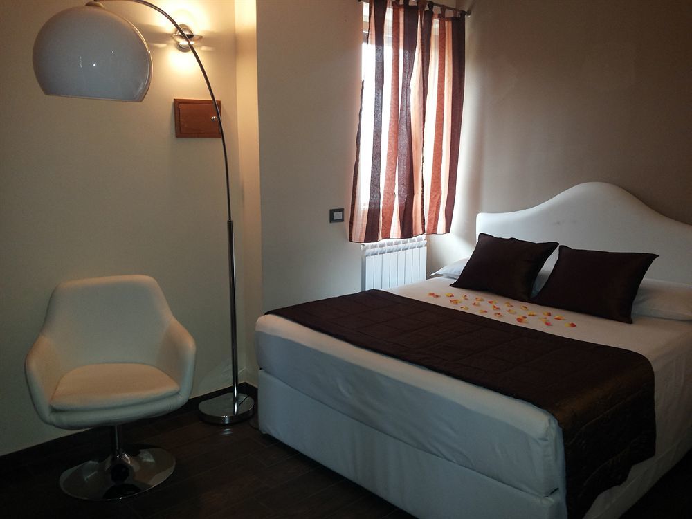 Aida Charming Rooms โรม ภายนอก รูปภาพ